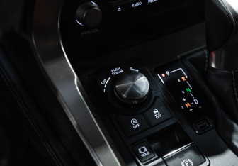 Подержанный автомобиль Lexus NX 2019 года (22 фото)