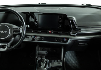 Подержанный автомобиль Kia Sportage 2023 года (14 фото)