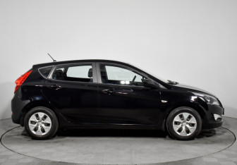 Подержанный автомобиль Hyundai Solaris Hatchback 2016 года (4 фото)