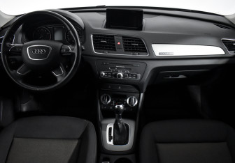 Подержанный автомобиль Audi Q3 2013 года (15 фото)