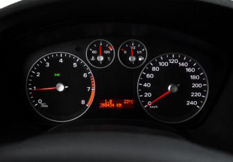 Подержанный автомобиль Ford Focus Sedan 2007 года (18 фото)