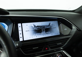 Подержанный автомобиль Geely Tugella 2023 года (21 фото)