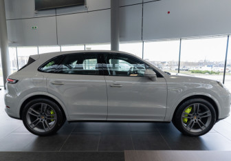 Новый Porsche Cayenne 2024 (3 фото)
