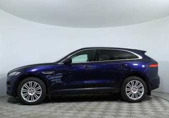Подержанный автомобиль Jaguar F-Pace 2016 года (9 фото)