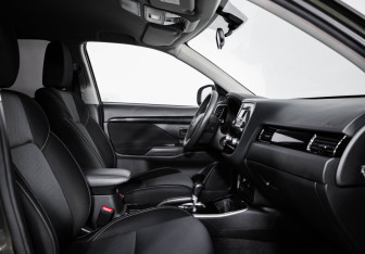 Подержанный автомобиль Mitsubishi Outlander 2020 года (22 фото)