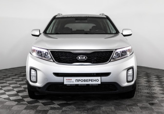 Подержанный автомобиль Kia Sorento 2013 года (2 фото)