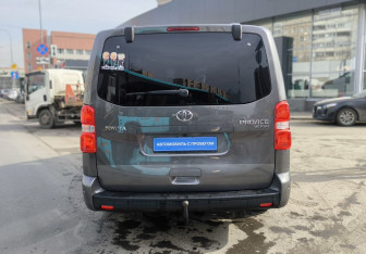 Подержанный автомобиль Toyota ProAce 2018 года (5 фото)