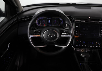 Подержанный автомобиль Hyundai Tucson 2023 года (10 фото)