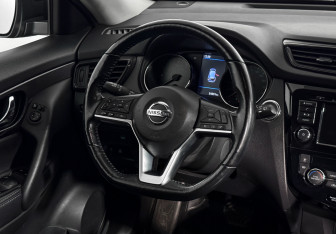 Подержанный автомобиль Nissan X-Trail 2021 года (16 фото)