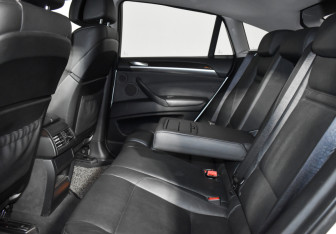 Подержанный автомобиль BMW X6 2013 года (14 фото)