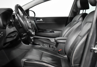 Подержанный автомобиль Kia Sportage 2018 года (10 фото)