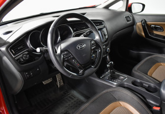 Подержанный автомобиль Kia Ceed Hatchback 2018 года (9 фото)