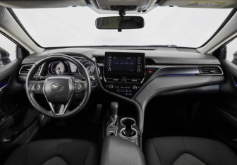 Подержанный автомобиль Toyota Camry Sedan 2021 года (10 фото)