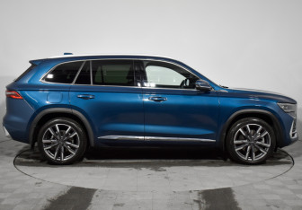 Подержанный автомобиль Geely Monjaro 2024 года (4 фото)