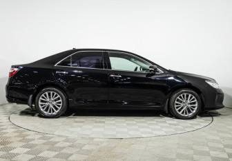 Подержанный автомобиль Toyota Camry Sedan 2017 года (4 фото)