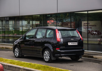 Подержанный автомобиль Ford C-MAX 2008 года (8 фото)