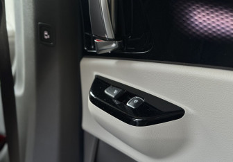Подержанный автомобиль Kia Carnival 2020 года (24 фото)