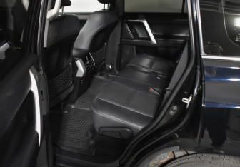 Подержанный автомобиль Toyota Land Cruiser Prado 2018 года (12 фото)