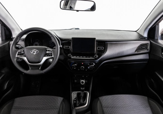 Подержанный автомобиль Hyundai Solaris Sedan 2021 года (10 фото)