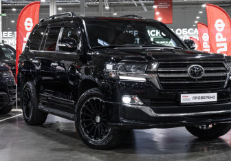 Подержанный автомобиль Toyota Land Cruiser Suv 2019 года (6 фото)