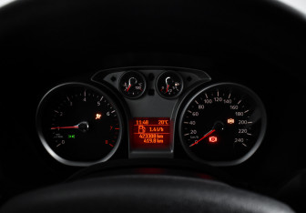 Подержанный автомобиль Ford Focus Hatchback 2010 года (18 фото)