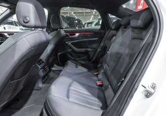 Подержанный автомобиль Audi A6 Sedan 2020 года (15 фото)
