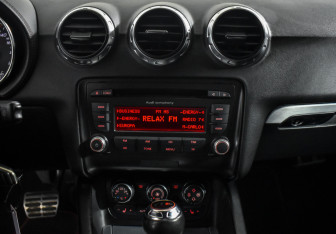 Подержанный автомобиль Audi TTS Roadster 2008 года (21 фото)