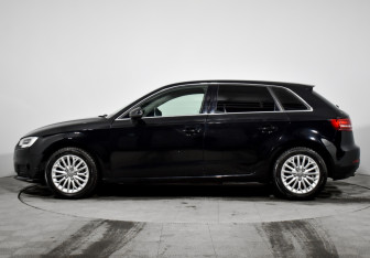 Подержанный автомобиль Audi A3 Hatchback 2016 года (8 фото)