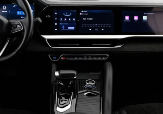 Подержанный автомобиль Geely Monjaro 2024 года (14 фото)