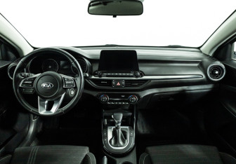 Подержанный автомобиль Kia Cerato Sedan 2019 года (13 фото)