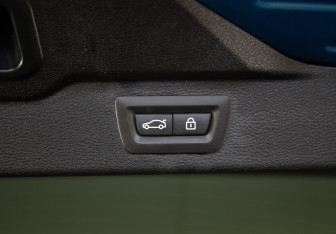 Подержанный автомобиль BMW X5 M 2017 года (33 фото)