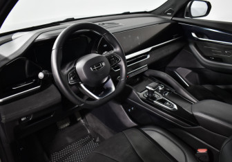 Подержанный автомобиль Geely Monjaro 2024 года (9 фото)