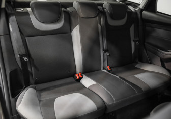 Подержанный автомобиль Ford Focus Sedan 2013 года (20 фото)