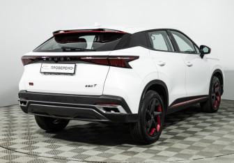 Подержанный автомобиль Omoda C5 2023 года (5 фото)