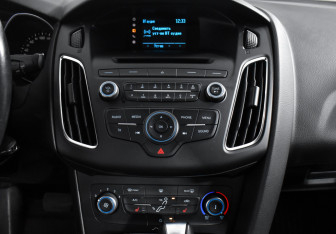 Подержанный автомобиль Ford Focus Sedan 2019 года (16 фото)