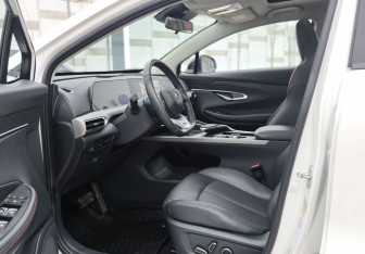 Подержанный автомобиль Changan UNI-T 2023 года (18 фото)