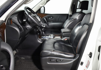 Подержанный автомобиль Nissan Patrol 2011 года (10 фото)