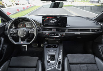 Подержанный автомобиль Audi A5 Liftback 2018 года (14 фото)