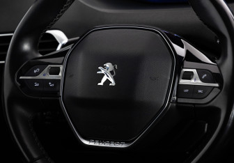Подержанный автомобиль Peugeot 5008 Suv 2020 года (11 фото)