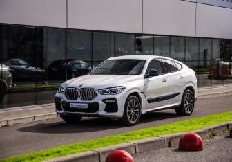 Подержанный автомобиль BMW X6 2020 года (4 фото)