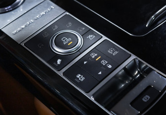 Подержанный автомобиль Land Rover Range Rover 2014 года (22 фото)