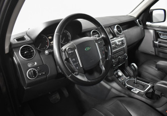 Подержанный автомобиль Land Rover Discovery 2010 года (9 фото)