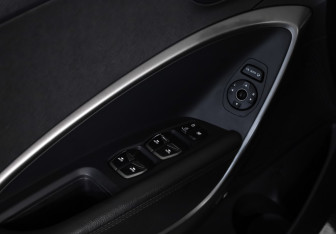 Подержанный автомобиль Hyundai Santa Fe 2016 года (13 фото)