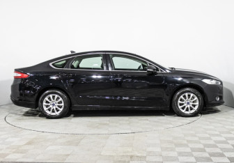 Подержанный автомобиль Ford Mondeo Sedan 2018 года (4 фото)