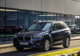 Подержанный автомобиль BMW X1 2019 года (3 фото)