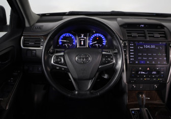 Подержанный автомобиль Toyota Camry Sedan 2017 года (10 фото)