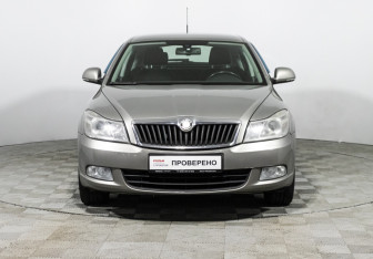 Подержанный автомобиль Skoda Octavia Liftback 2010 года (2 фото)