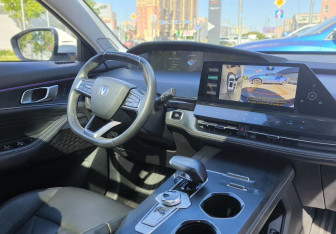 Подержанный автомобиль Changan UNI-K 2023 года (18 фото)
