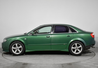 Подержанный автомобиль Audi A4 Sedan 2001 года (8 фото)