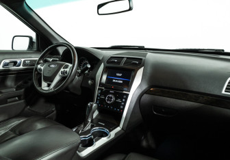 Подержанный автомобиль Ford Explorer 2014 года (9 фото)